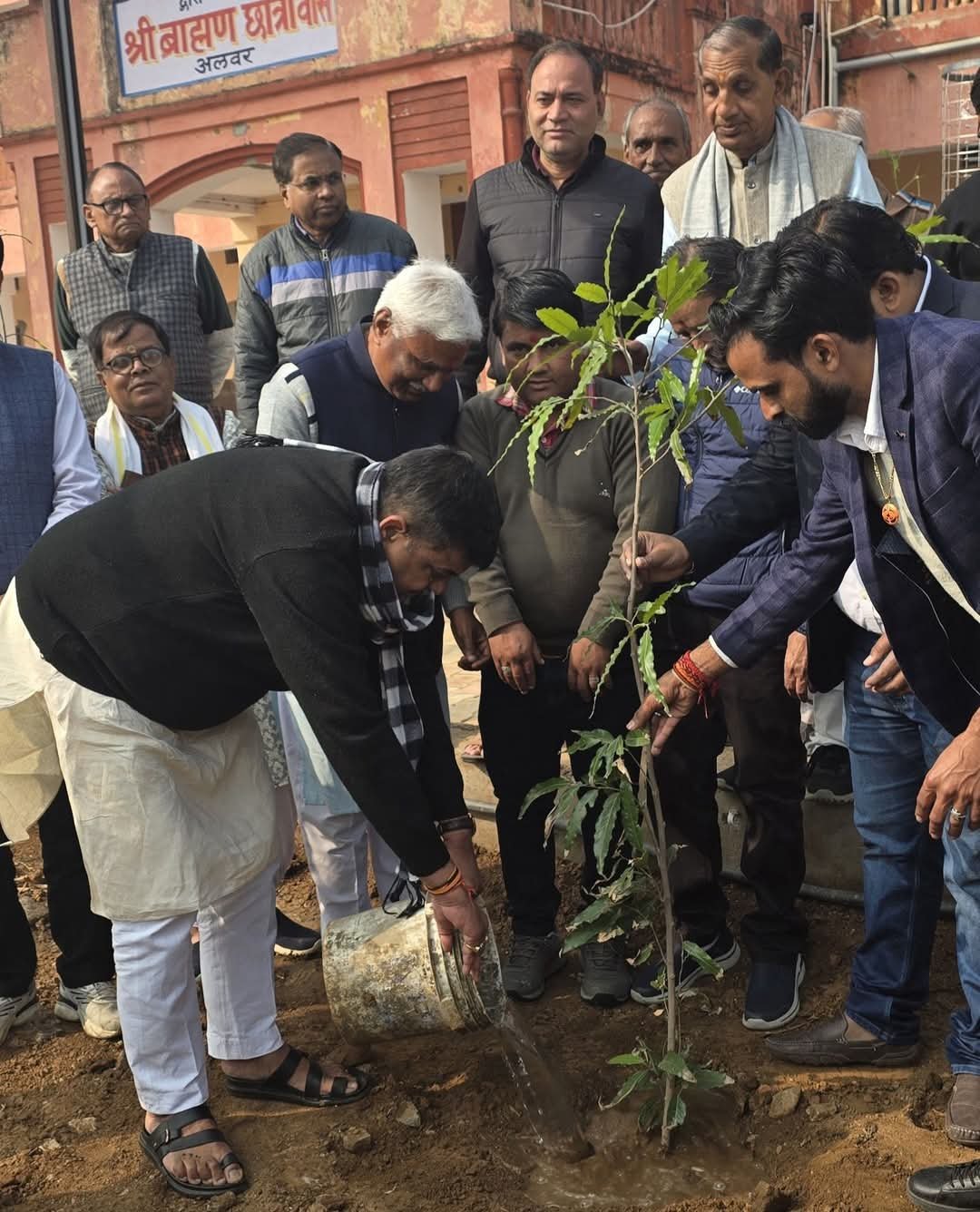 राजस्थान के पर्यावरण एवं वन राज्यमंत्री संजय शर्मा ने पौधारोपण कर दिया पर्यावरण संरक्षण का संदेश