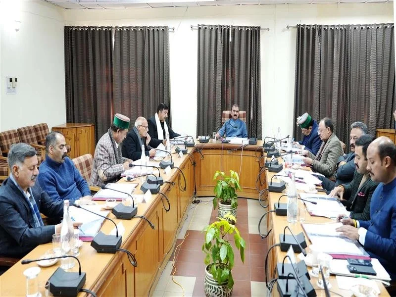 हिमाचल प्रदेश के मुख्यमंत्री ठाकुर सुखविंद्र सिंह सुक्खू ने आज प्रदेश मंत्रिमंडल की बैठक की अध्यक्षता की