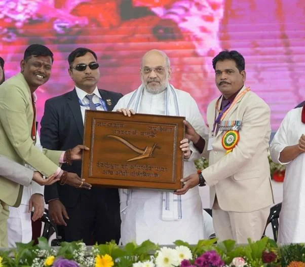 केन्द्रीय गृह एवं सहकारिता मंत्री श्री अमित शाह ने आज महाराष्ट्र के नासिक में ‘सहकारिता सम्मेलन’ को संबोधित किया और सहकारिता से संबंधित विभिन्न कार्यों का शुभारंभ किया