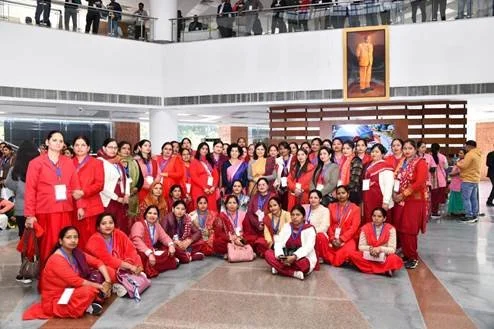 केंद्रीय स्वास्थ्य मंत्रालय ने आशा कार्यकर्ताओं की मेजबानी की और विभिन्न स्वास्थ्य पहलों की सफलता में उनके योगदान की सराहना की