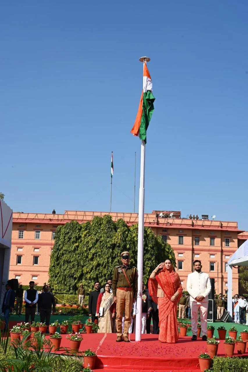 राजस्थान उपमुख्यमंत्री दिया कुमारी ने सचिवालय में राष्ट्रीय ध्वज फहराया, प्रधानमंत्री के ने​तृत्व में भारत देश परमात्मा से परमाणु तक की खोज करने में अग्रणी — उपमुख्यमंत्री दिया कुमारी