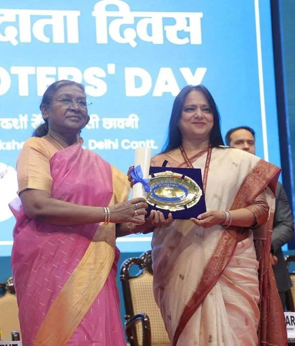 दूरदर्शन के लिए गौरव का क्षण: इलेक्ट्रॉनिक मीडिया (टीवी) श्रेणी में मतदाता जागरूकता के लिए ईसीआई मीडिया पुरस्कार से हुआ सम्मानित