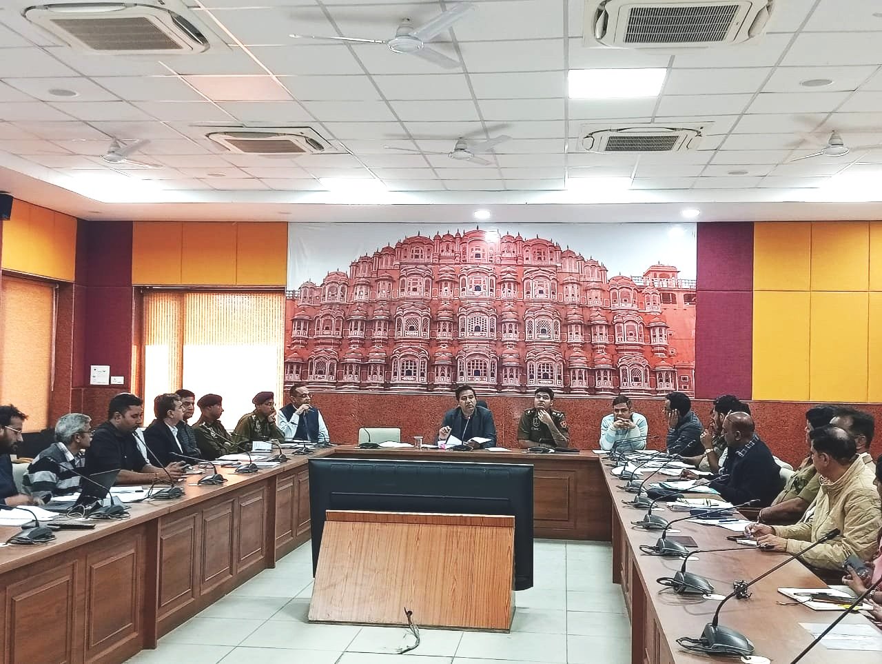राजस्थान: जिला यातायात प्रबंध समिति की बैठक में जिला कलक्टर ने दिये निर्देश, सड़क सुरक्षा को लेकर आमजन में जागरुकता सुनिश्चित करने के हो हर संभव प्रयास