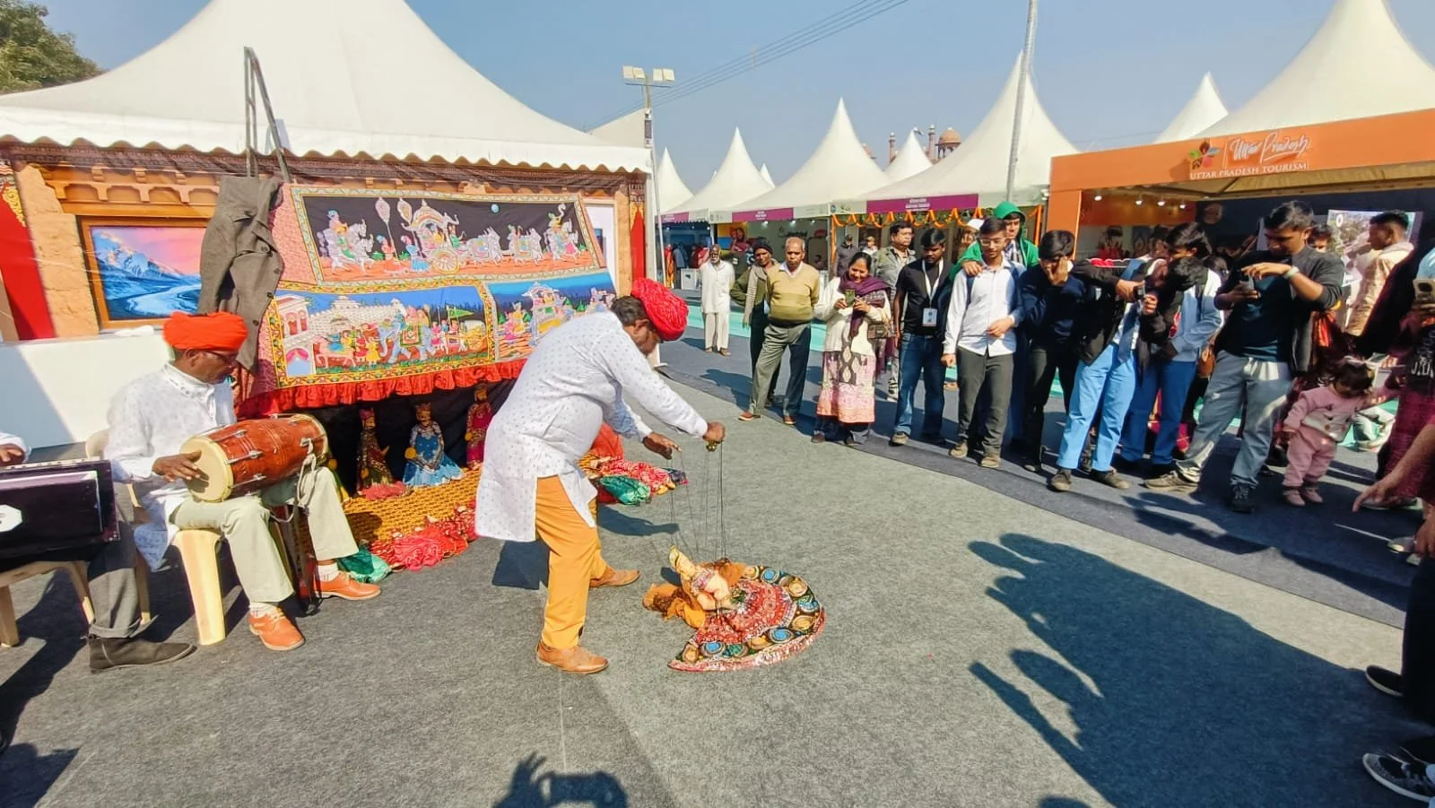 भारत पर्व में राजस्थानी बावर्चियों ने लगाया देशी तड़का, खानसामों ने सिखाएं राजस्थानी व्यंजन बनाने के गुर