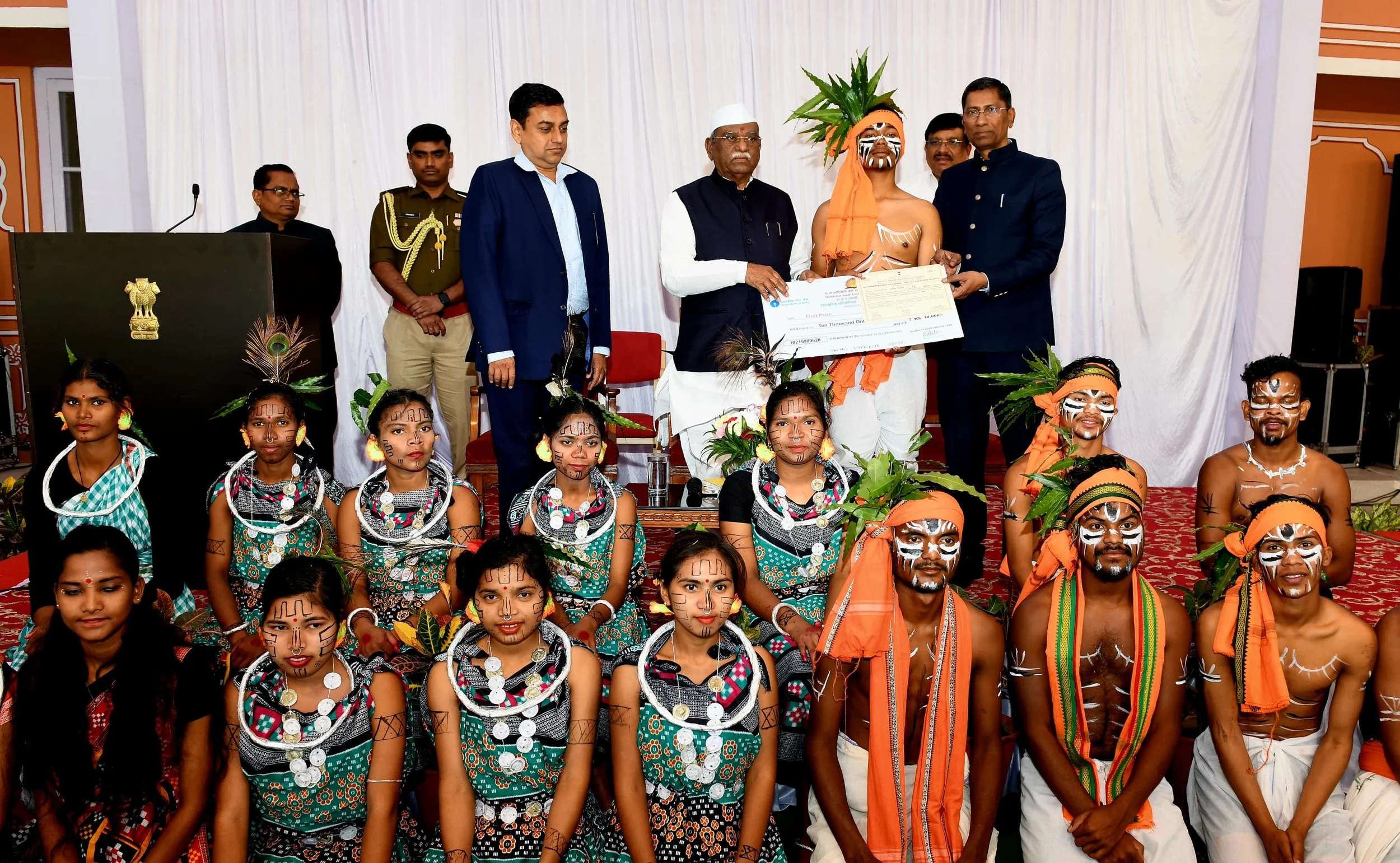 राजस्थान राजभवन में 16 वां आदिवासी युवा आदान प्रदान कार्यक्रम आयोजित, "विकसित भारत" के लिए योगदान दें, नए भारत का निर्माण करें - राज्यपाल हरिभाऊ बागडे