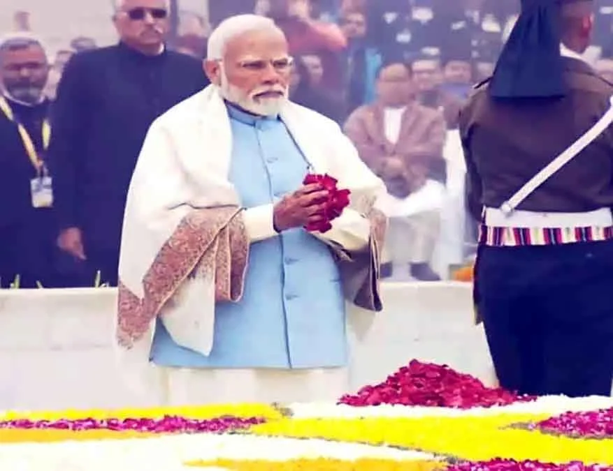 प्रधानमंत्री ने महात्मा गांधी की पुण्य तिथि पर उन्हें श्रद्धांजलि अर्पित की