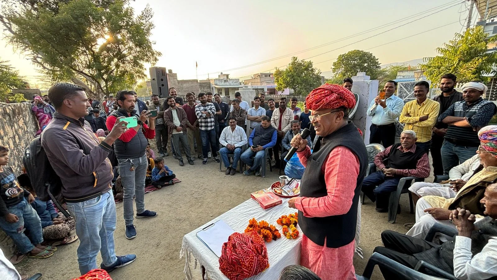 राजस्थान विधानसभा अध्यक्ष वासुदेव देवनानी को गुड़ से तौला, अजमेर शहर में विभिन्न विकास कार्यों का किया शुभारम्भ