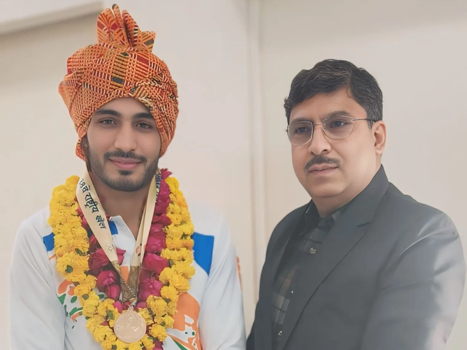 राजस्थान: उद्योग एवं वाणिज्‍य विभाग में कार्यरत श्री शुभम गोरा ने 38वें नेशनल गेम्‍स में (वूशू) में जीता गोल्‍ड मैडल 