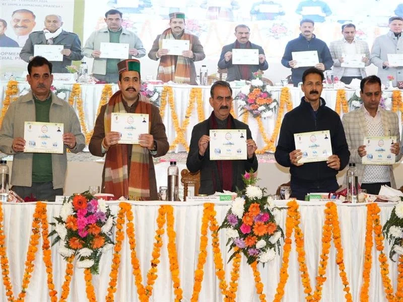 हिमाचल के मुख्यमंत्री ठाकुर सुखविंद्र सिंह सुक्खू ने स्वच्छ शहर समृद्ध शहर पहल और एक राज्य एक पोर्टल का शुभारम्भ किया