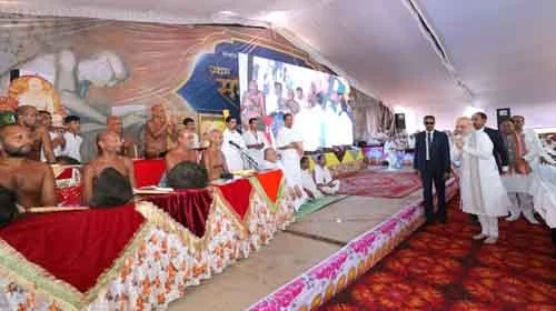 केन्द्रीय मंत्री अमित शाह आचार्य श्री विद्यासागर महाराज के ‘प्रथम समाधि स्मृति महोत्सव’ और श्री 1008 सिद्धचक्र विधान विश्व शांति महायज्ञ में शामिल हुए