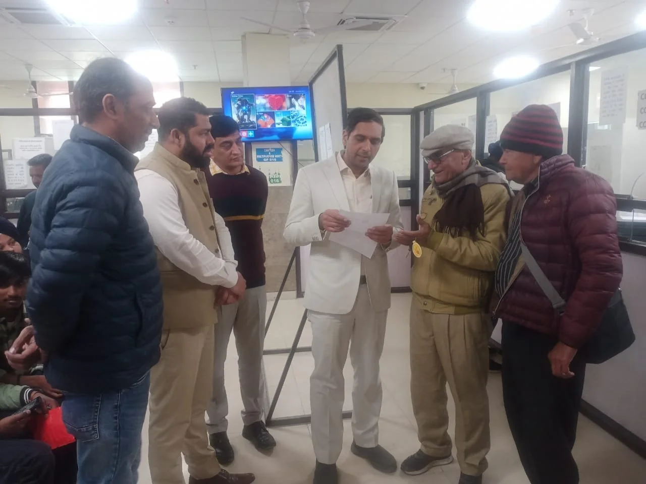 अम्बाला: उपायुक्त अजय सिंह तोमर ने एसडीम कार्यालय अम्बाला छावनी का दौरा किया और व्यवस्थाओं लिया जायजा।