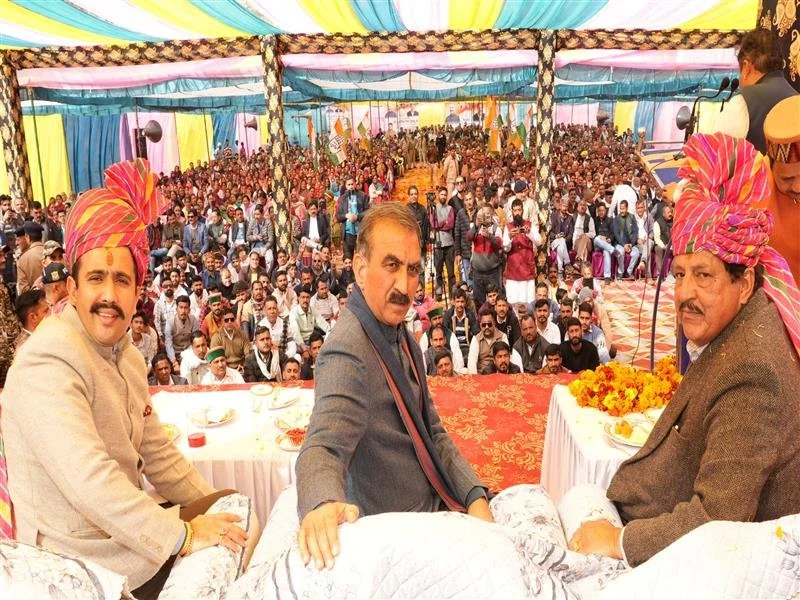 गांव के लोगों को आर्थिक रूप से सशक्त कर रही हिमाचल सरकारः  मुख्यमंत्री