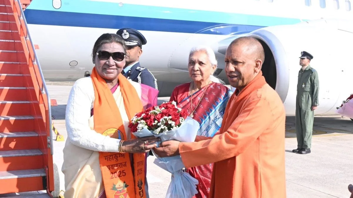 राष्ट्रपति द्रौपदी मुर्मु ने संगम में लगाई आस्था की डुबकी, सीएम योगी भी मौजूद