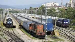 रेलवे महाकुंभ में आने-जाने को &nbsp;सुनिश्चित करने के लिए युद्ध स्तर पर कार्य कर रही है : रेलमंत्री अश्विनी वैष्णव