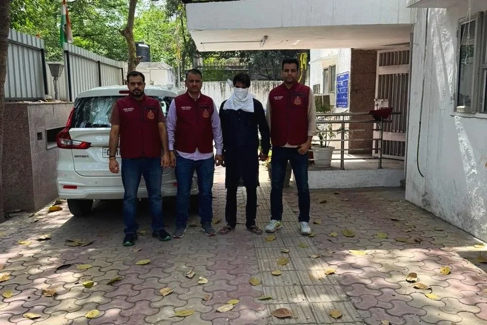 HEjxouKbwAAct4p (1).jpg