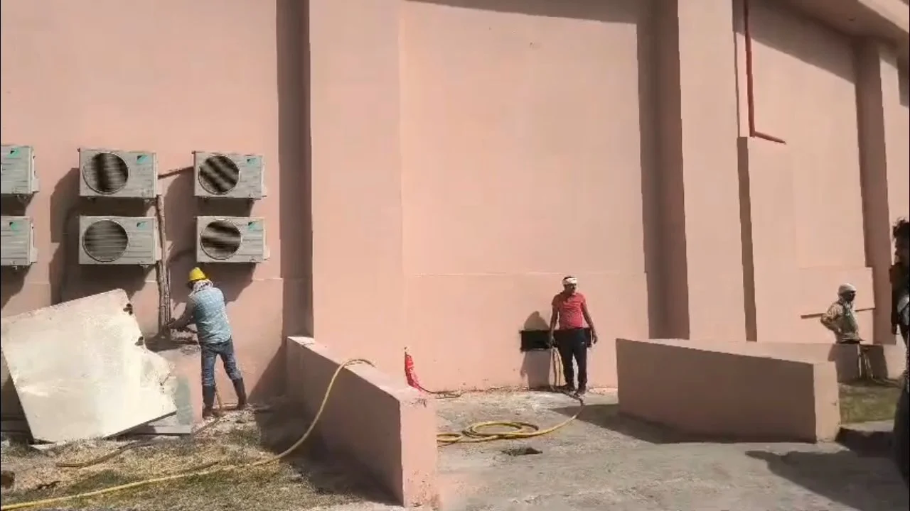 hr-kar-01-aag-pkg-7204690mp4_24052026181015_2405f_1779626415_933.jpg
