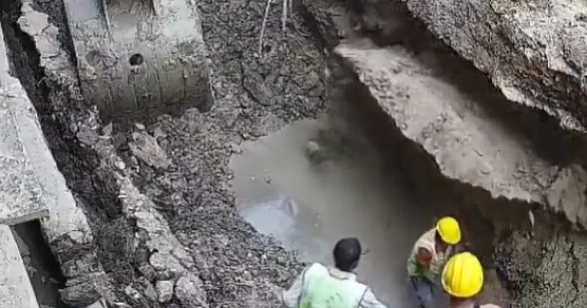 soil-collapse-india-worker-dies (1).jpg
