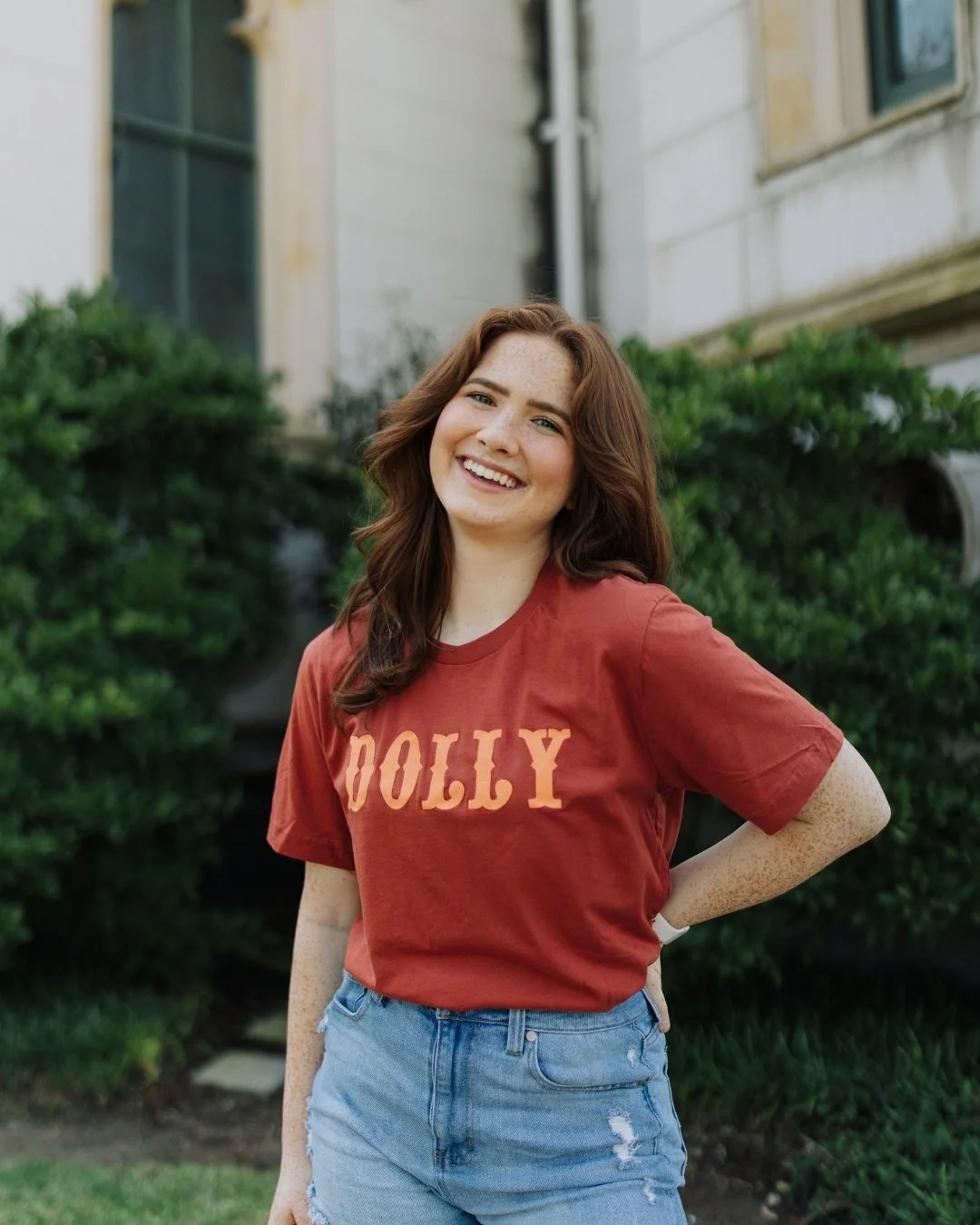 Hey Dolly Graphic Tee