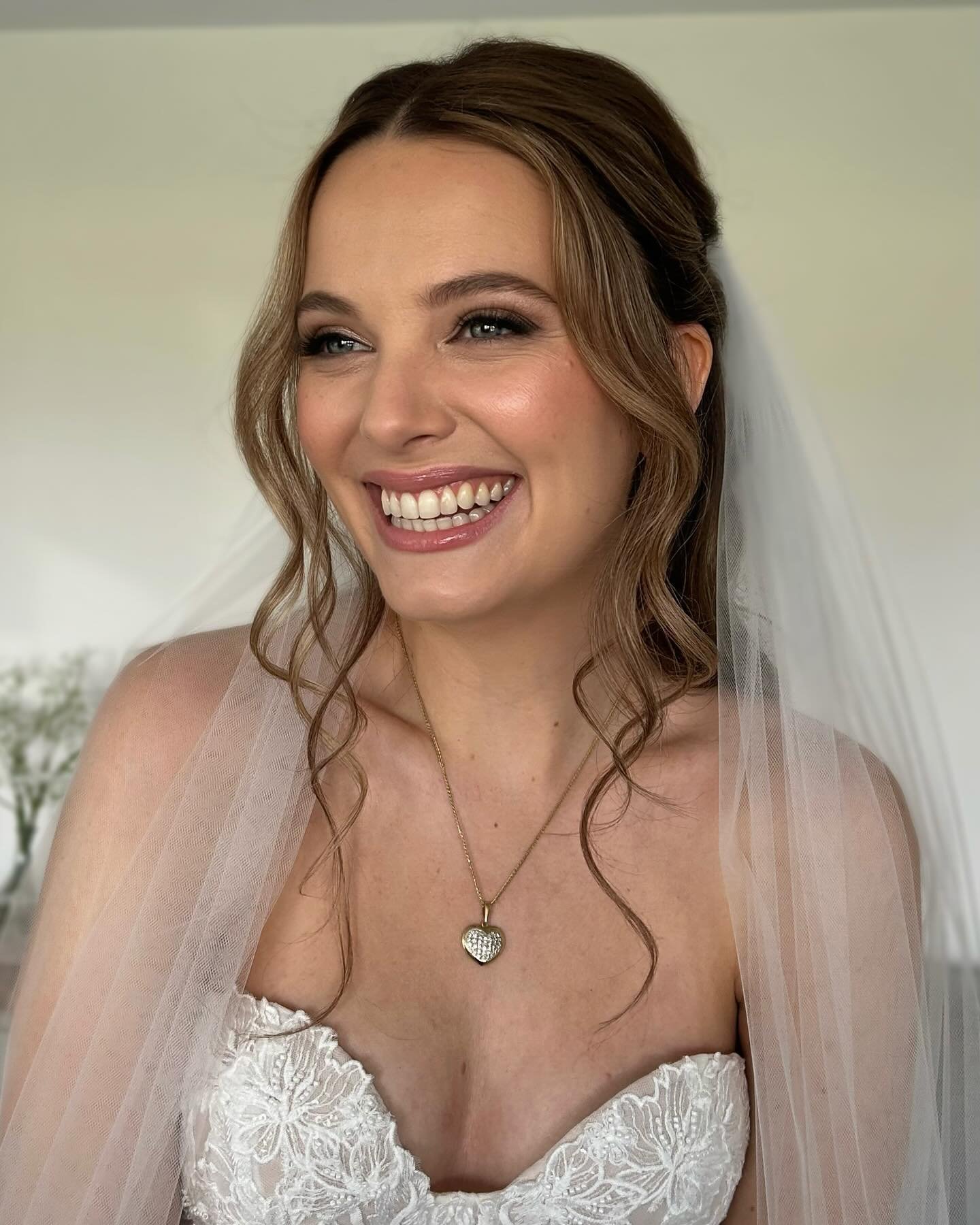 Oh my goodness!!!!😭🥰

My first bride of 2025 and what a way to start!! 

Steph you just radiate happiness and love and it was such an honour to be with you on your wedding journey!! So much fun 🥰🫶

Such pretty hair by @carlycoxweddinghair 

#brid