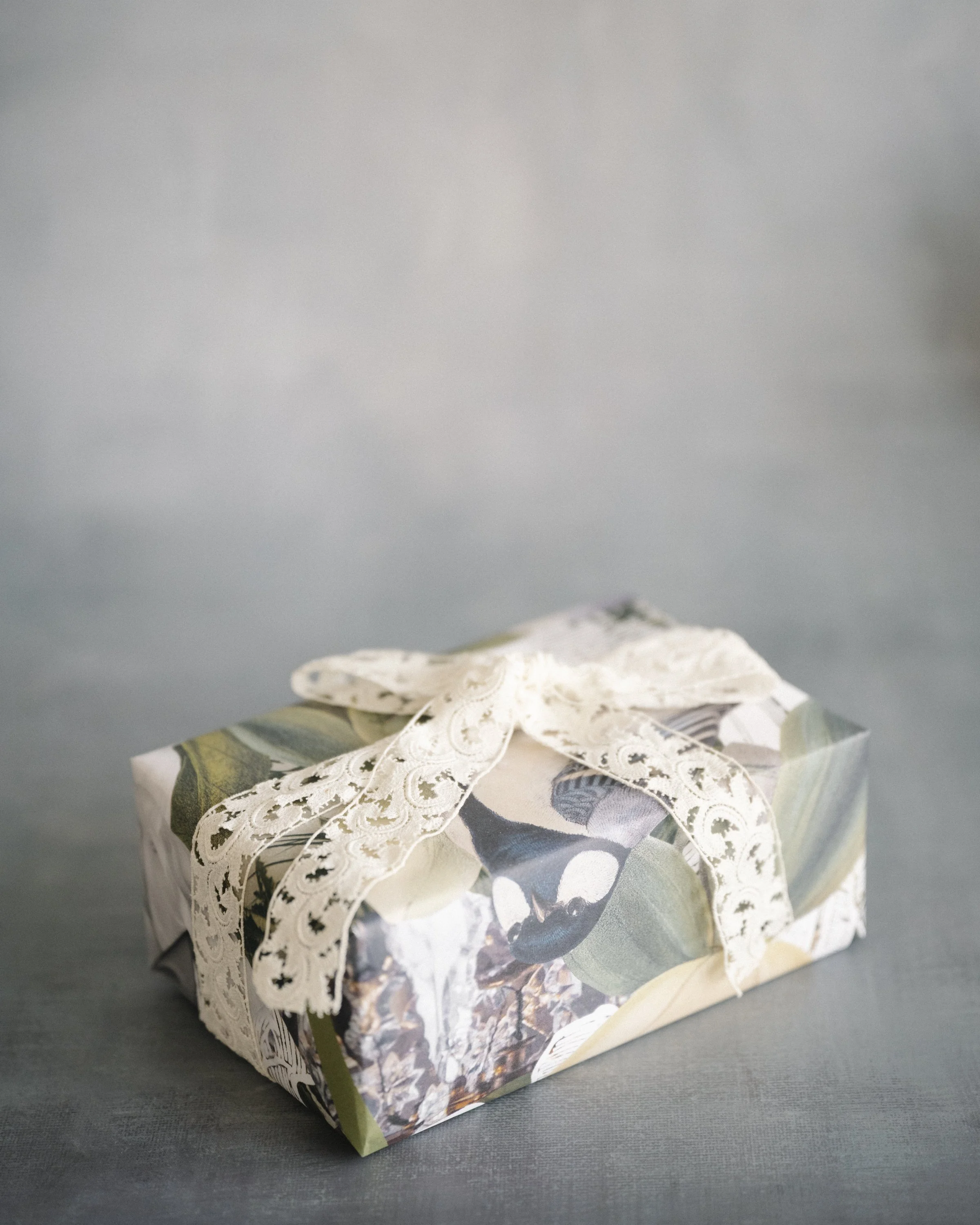 HOW TO WRAP A GIFT NEATLY