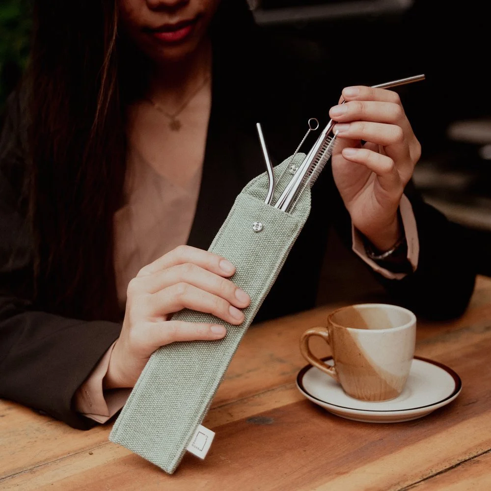 The Commons - Straw Pouch