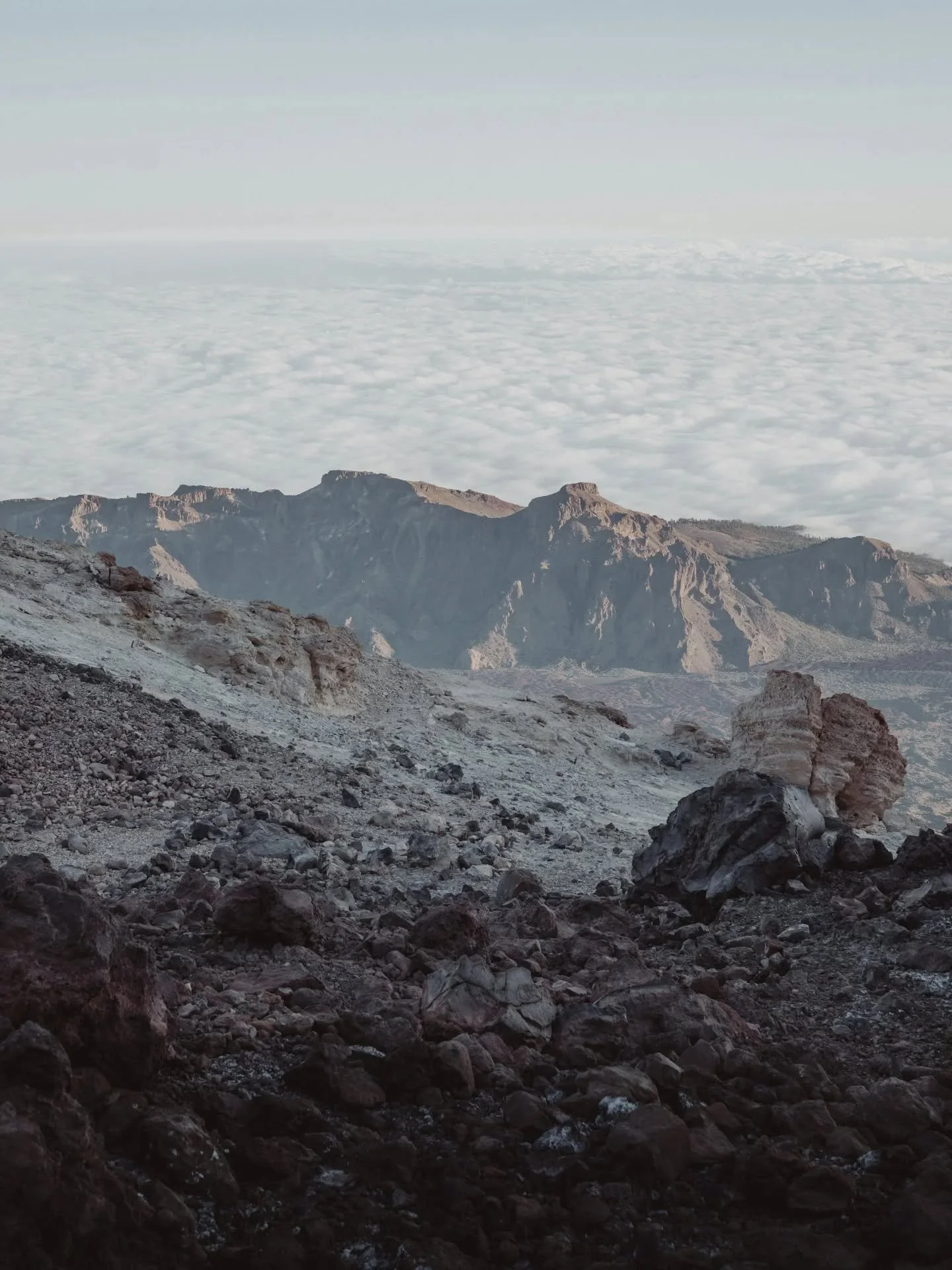 Hiking Mount Teide this weekend - following my passion for being in nature. For me, hiking is more than movement, it&rsquo;s a form of meditation. Each step on volcanic ground, each breath in the thin air, brings me closer to presence. It&rsquo;s whe