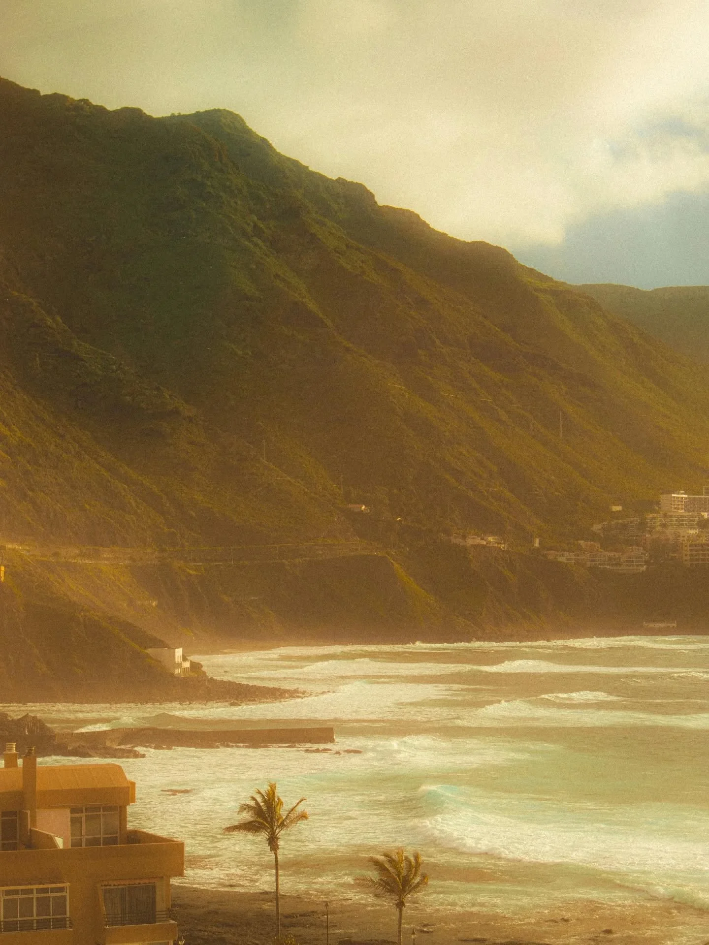 Tenerife, my teacher 🌅

I came here to teach in the 200h Teacher Trainings. I was a student in this school myself, nearly four years ago. Back then, I had so many roles - without really knowing who I actually wanted to be.

Yoga taught me to listen,