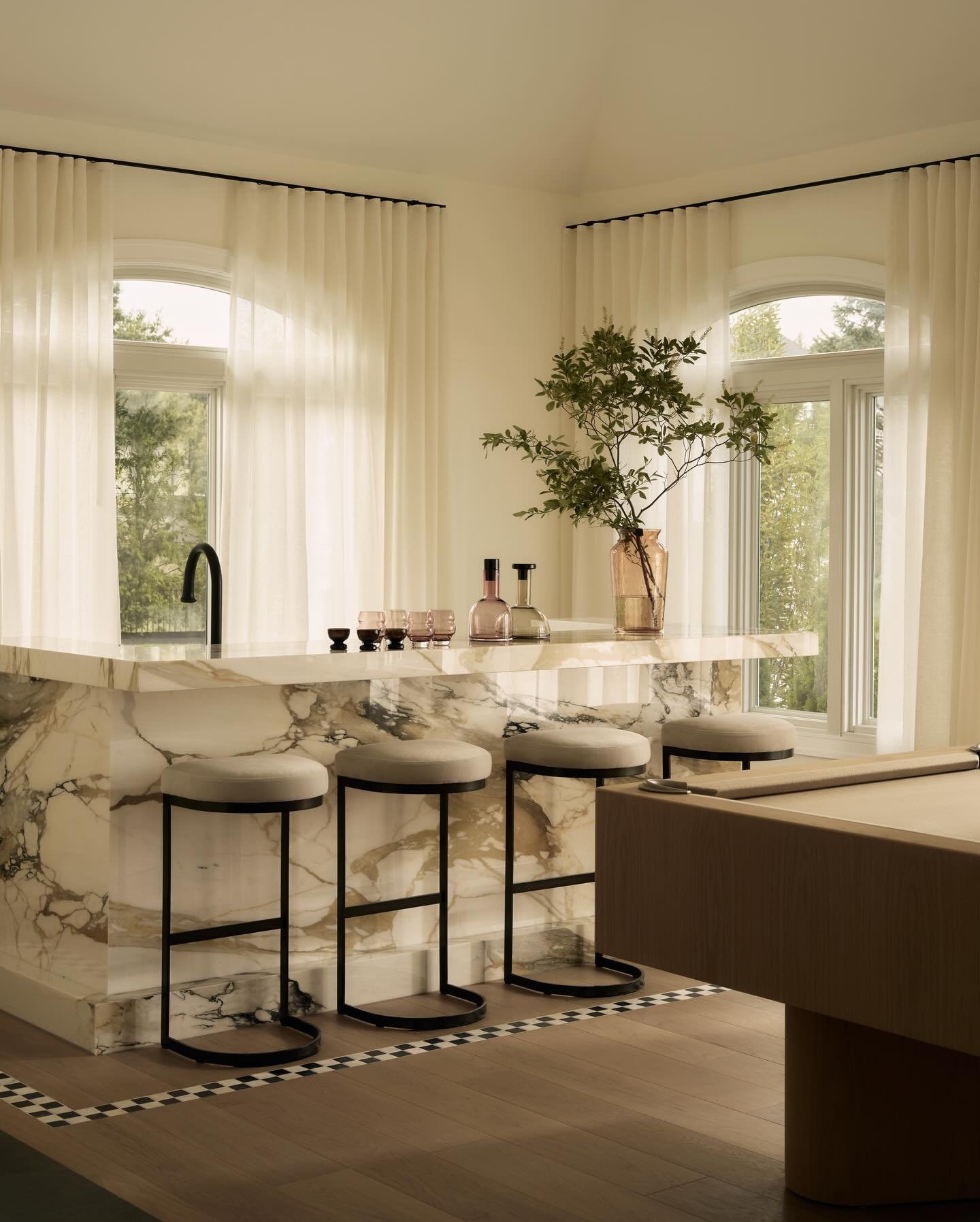 Tis the season for parties cocktails

📷 @patrickbiller @donnadotan