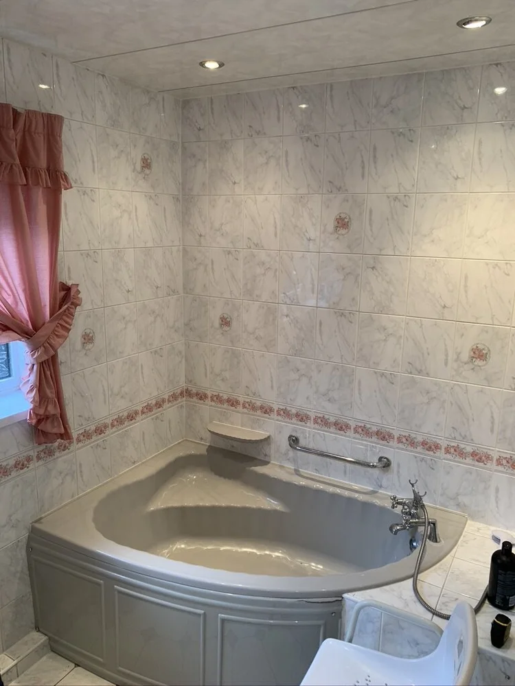 Before renovation, bath-to-shower project 127