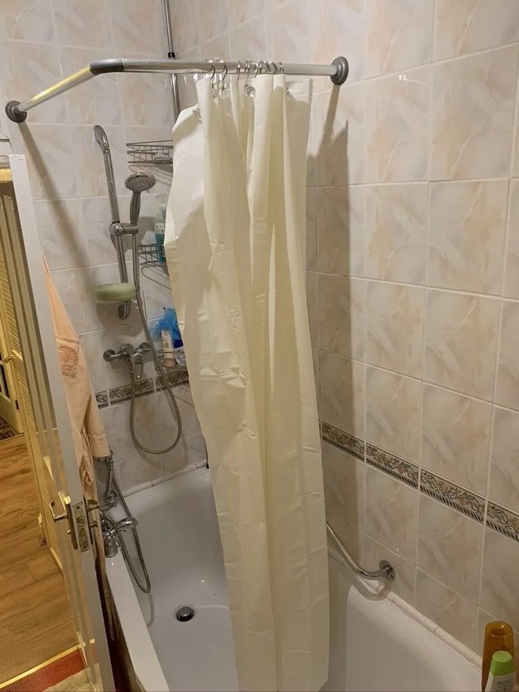 Before renovation, bath-to-shower project 128