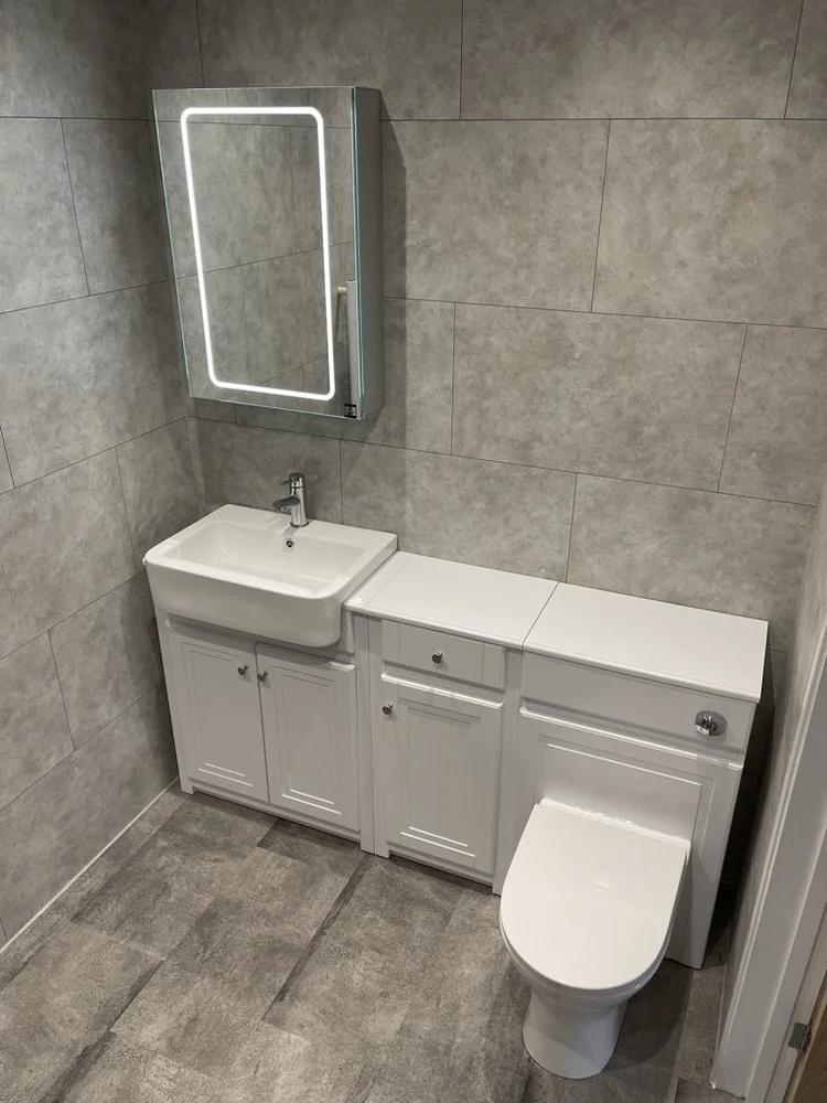Wall-panelled bathroom installation, photograph 131