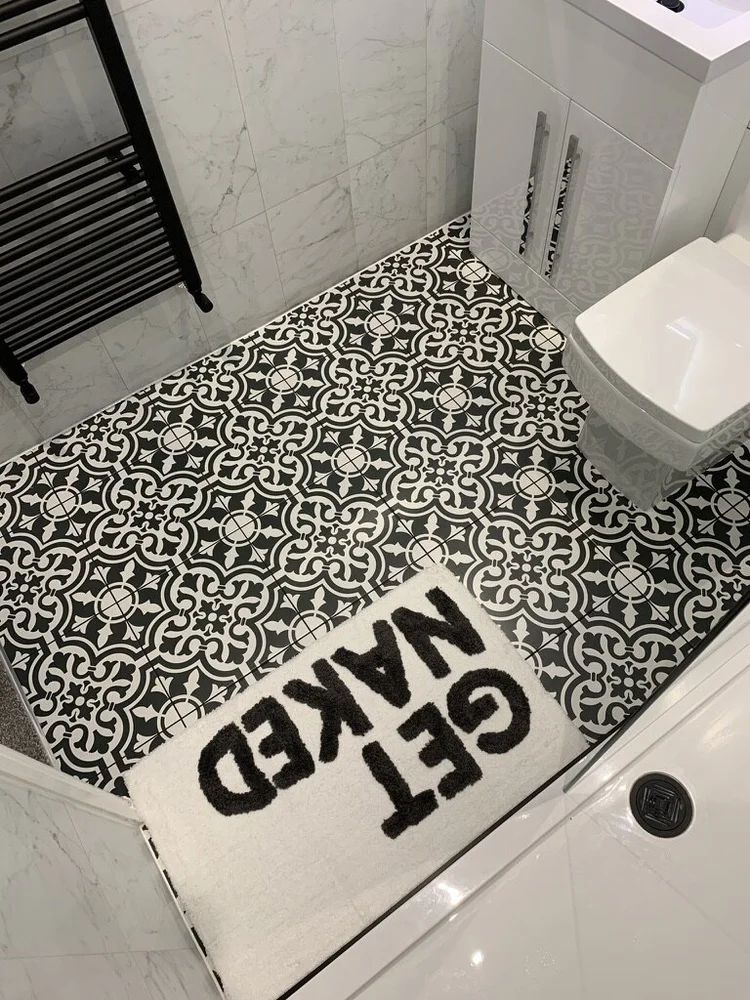 Wall-panelled bathroom installation, photograph 139