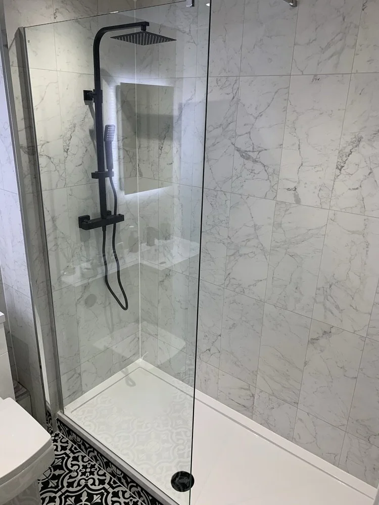 Wall-panelled bathroom installation, photograph 136