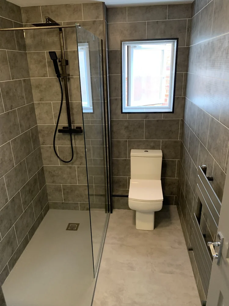 Wall-panelled bathroom installation, photograph 168