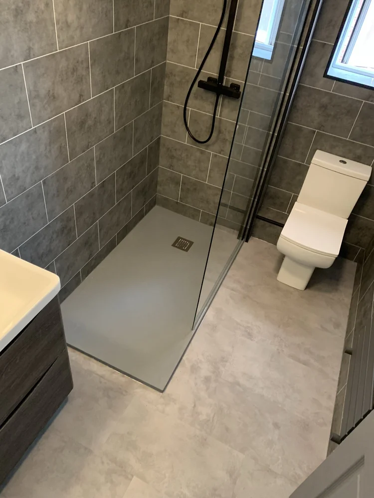 Wall-panelled bathroom installation, photograph 170