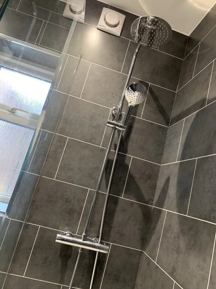 Wall-panelled bathroom installation, photograph 175