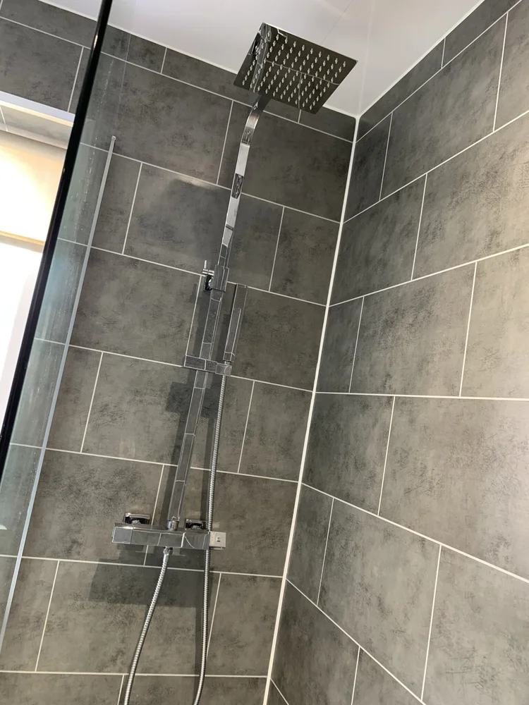 Wall-panelled bathroom installation, photograph 183