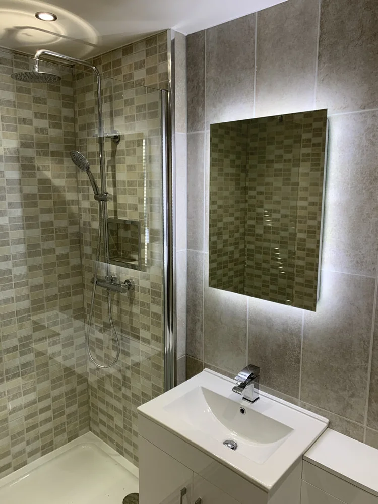 Wall-panelled bathroom installation, photograph 187