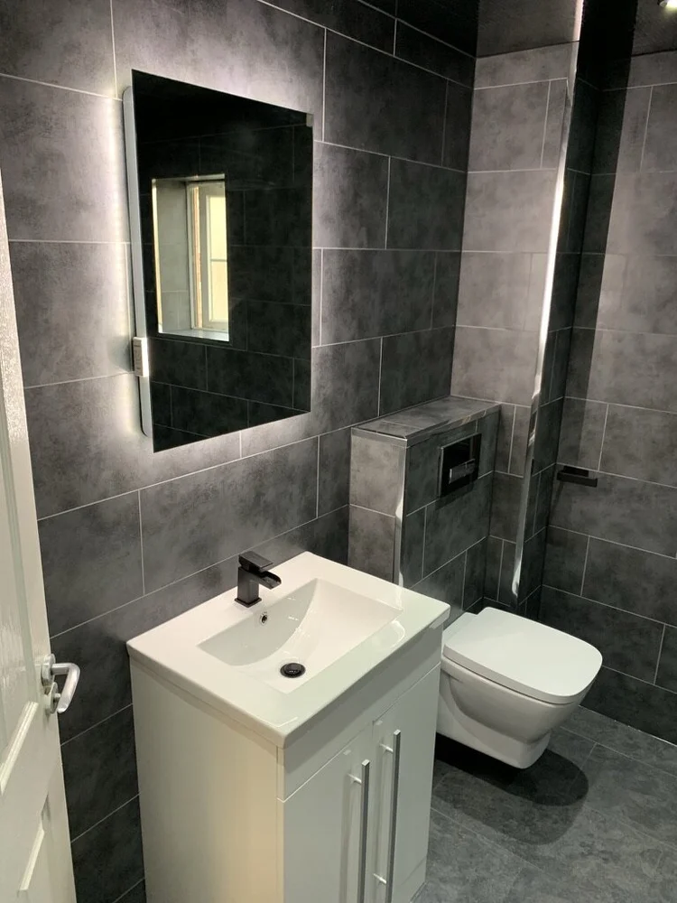 Wall-panelled bathroom installation, photograph 191