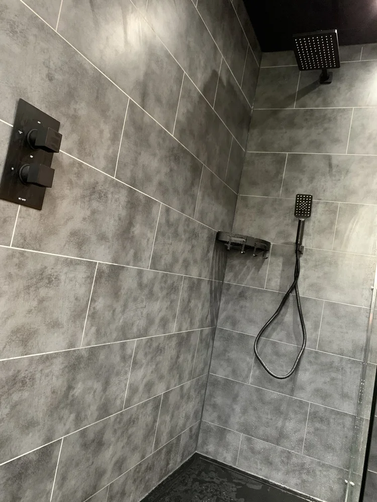 Wall-panelled bathroom installation, photograph 190