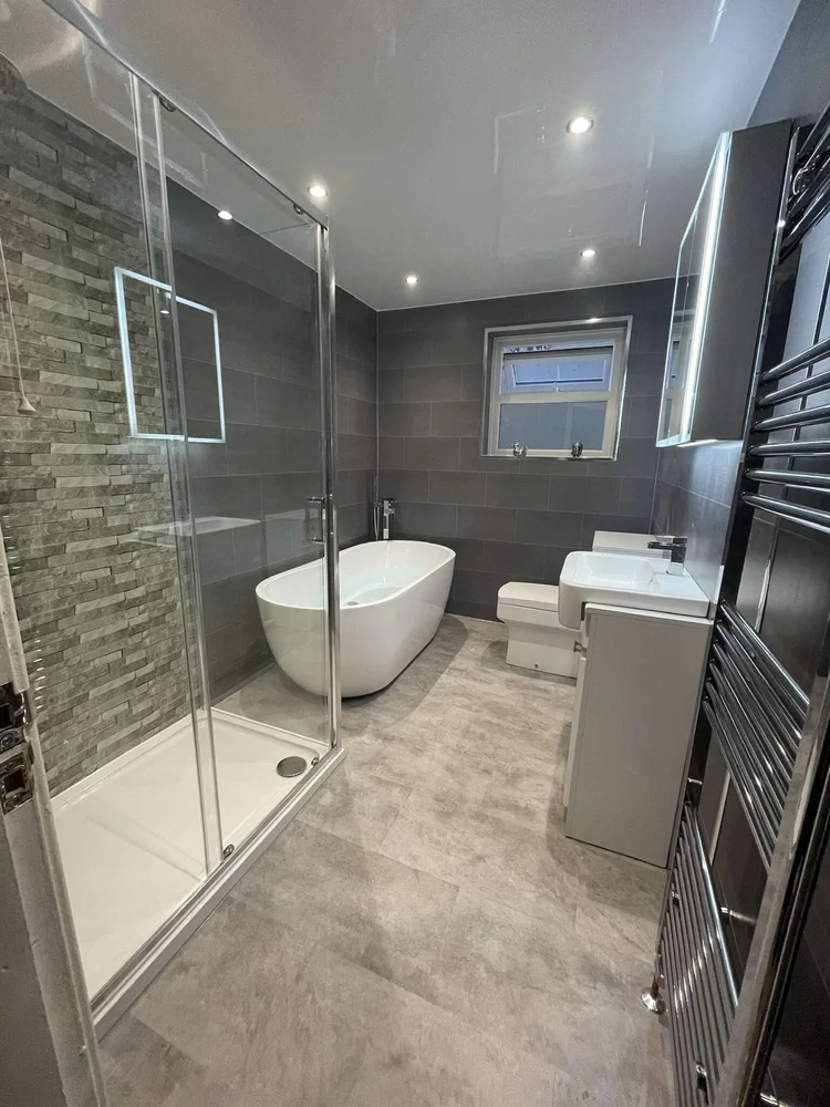 Wall-panelled bathroom installation, photograph 195