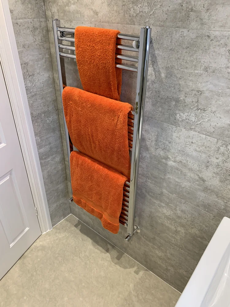 Wall-panelled bathroom installation, photograph 202