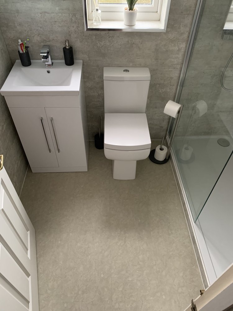 Wall-panelled bathroom installation, photograph 203