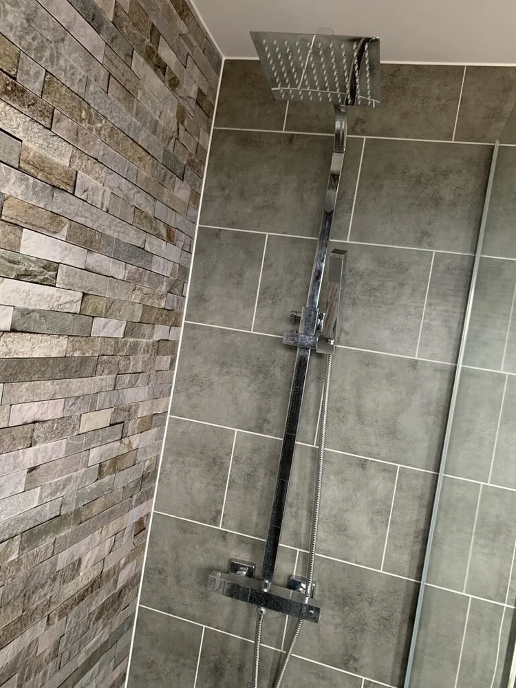 Wall-panelled bathroom installation, photograph 206