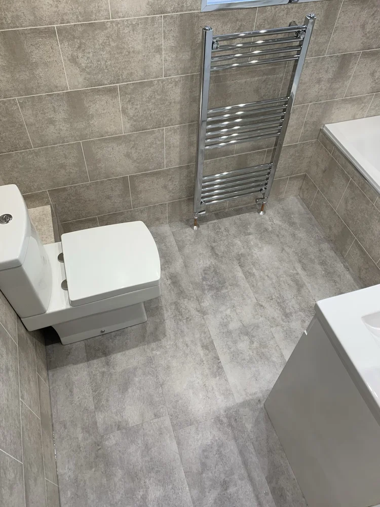 Wall-panelled bathroom installation, photograph 211