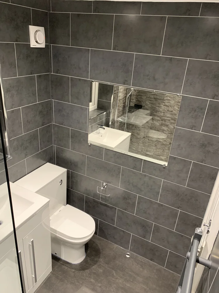Wall-panelled bathroom installation, photograph 214