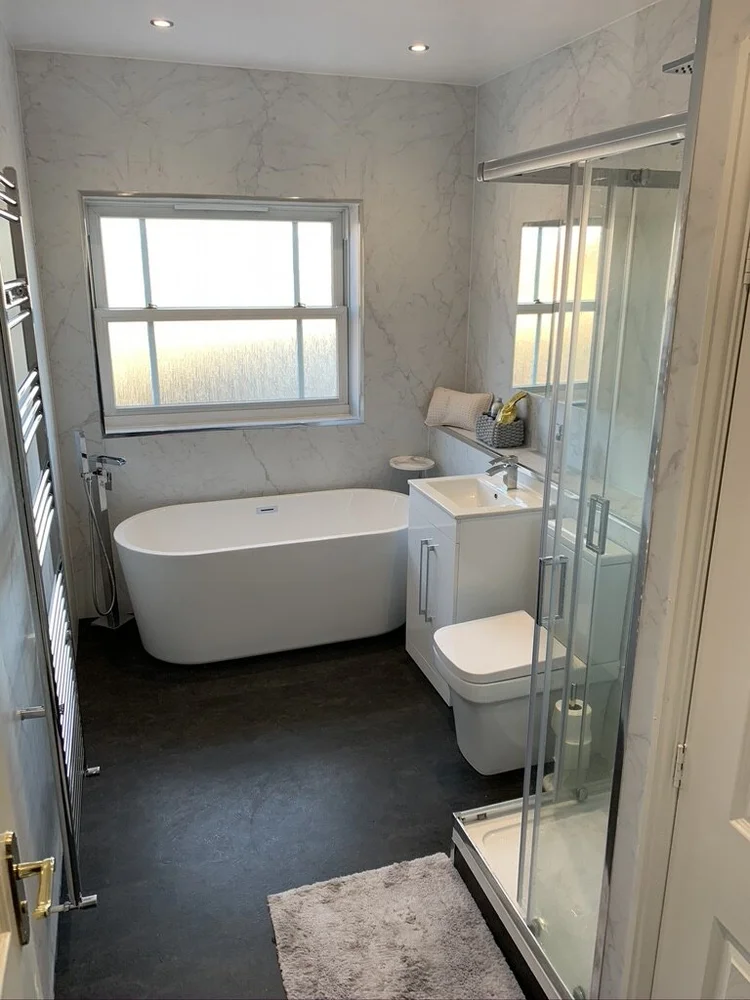Wall-panelled bathroom installation, photograph 236
