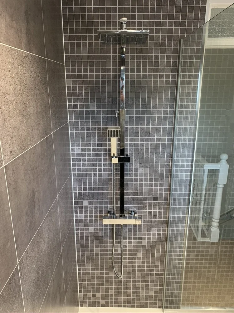 Wall-panelled bathroom installation, photograph 257