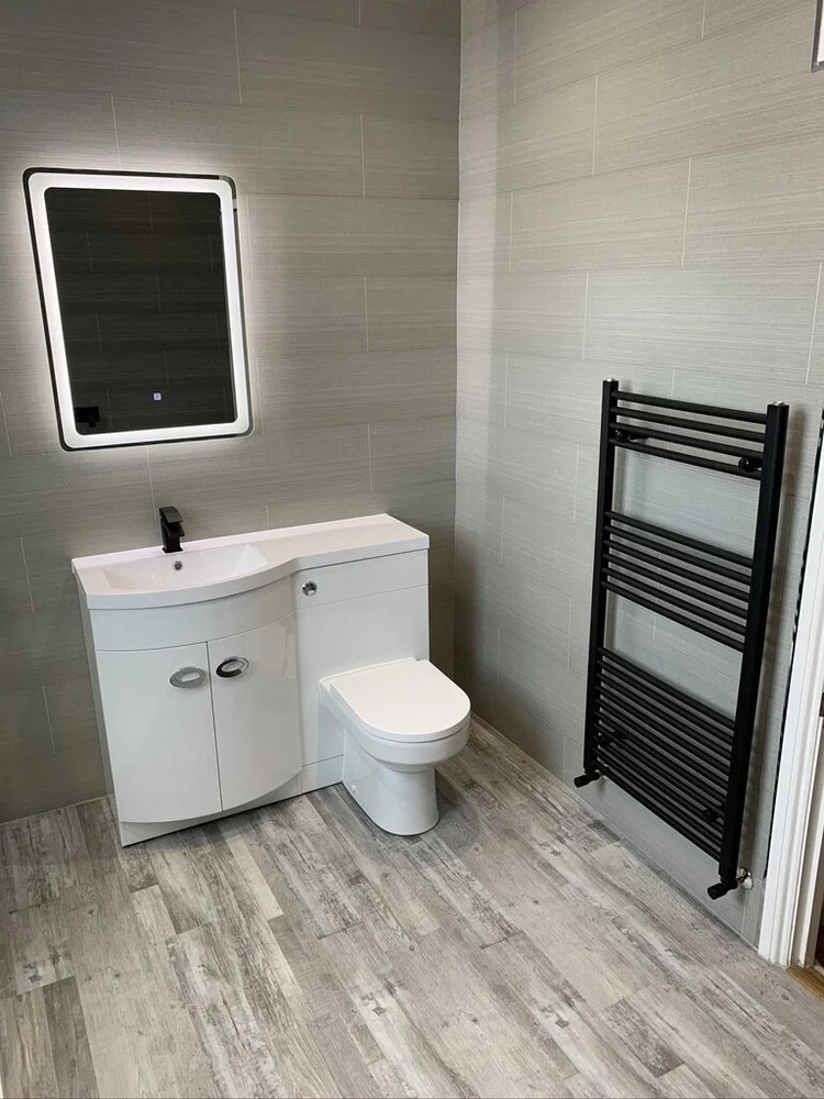 Wall-panelled bathroom installation, photograph 260