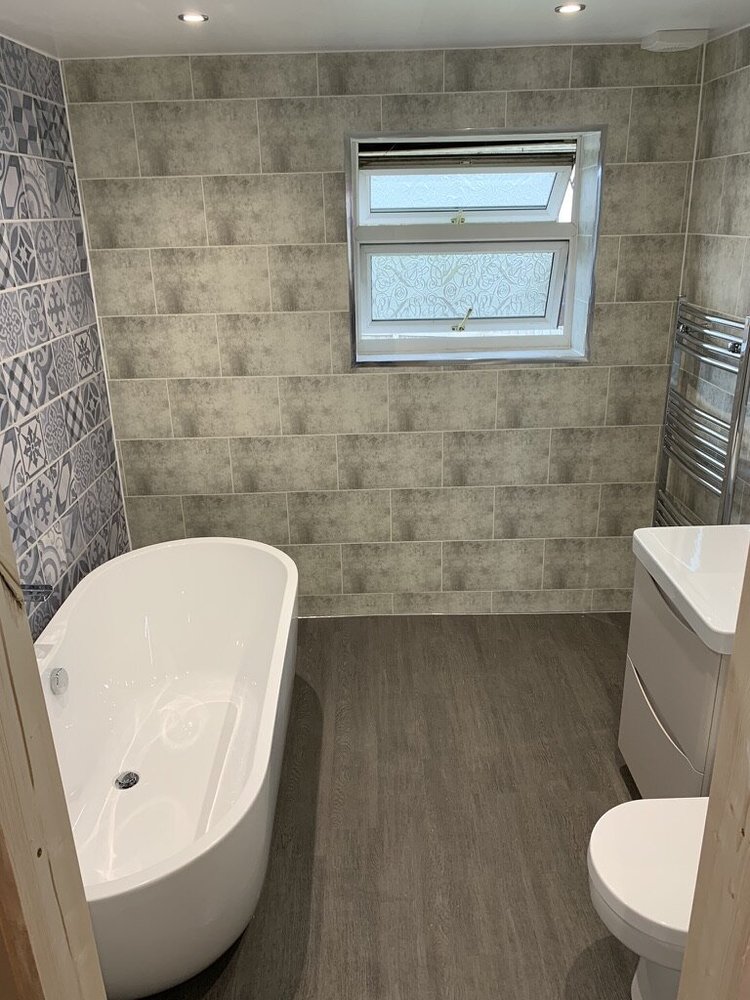 Wall-panelled bathroom installation, photograph 267